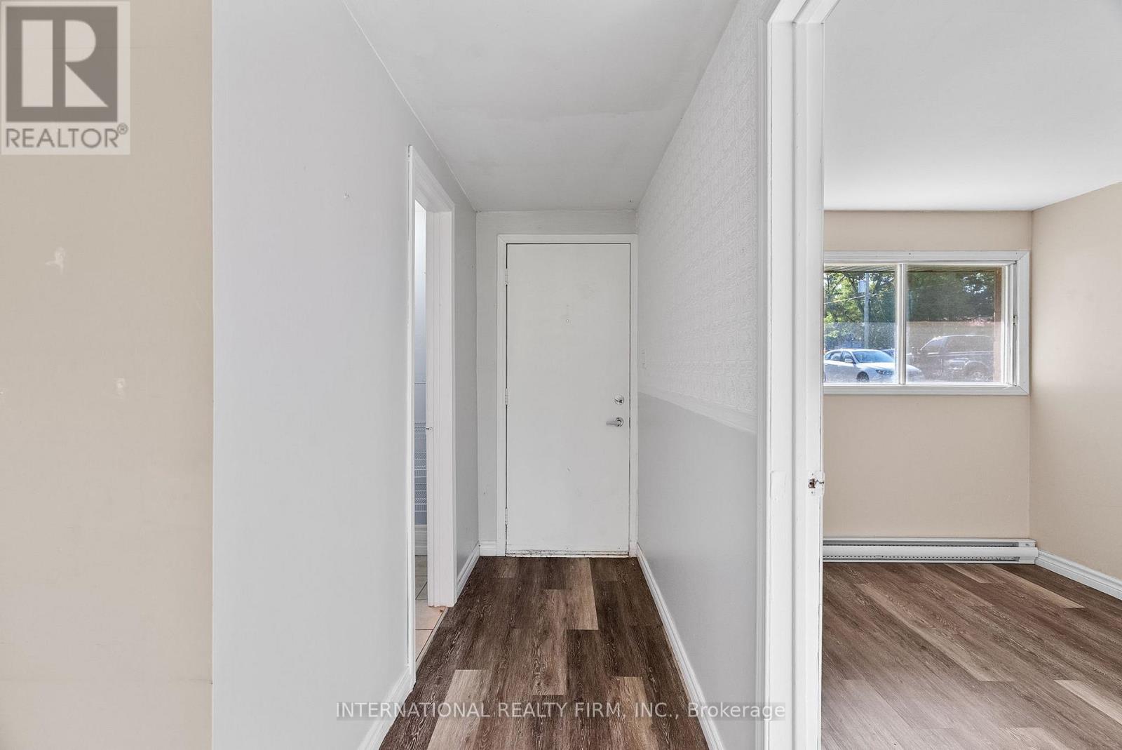 9921 Superior Street, Lambton Shores, Ontario  N0M 2L0 - Photo 6 - X12396725