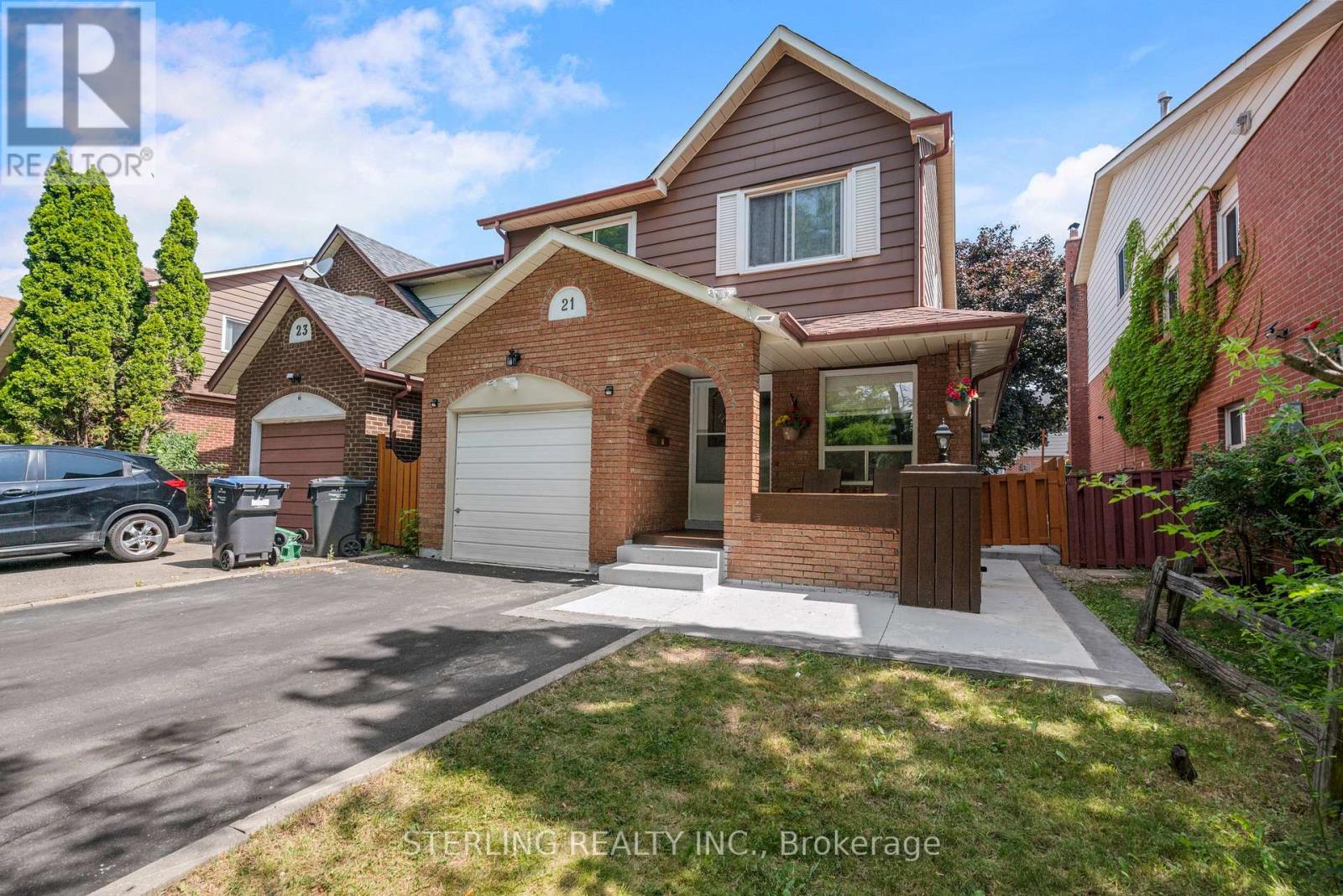 21 Foxacre Row, Brampton, Ontario  L6V 3V7 - Photo 2 - W12418711