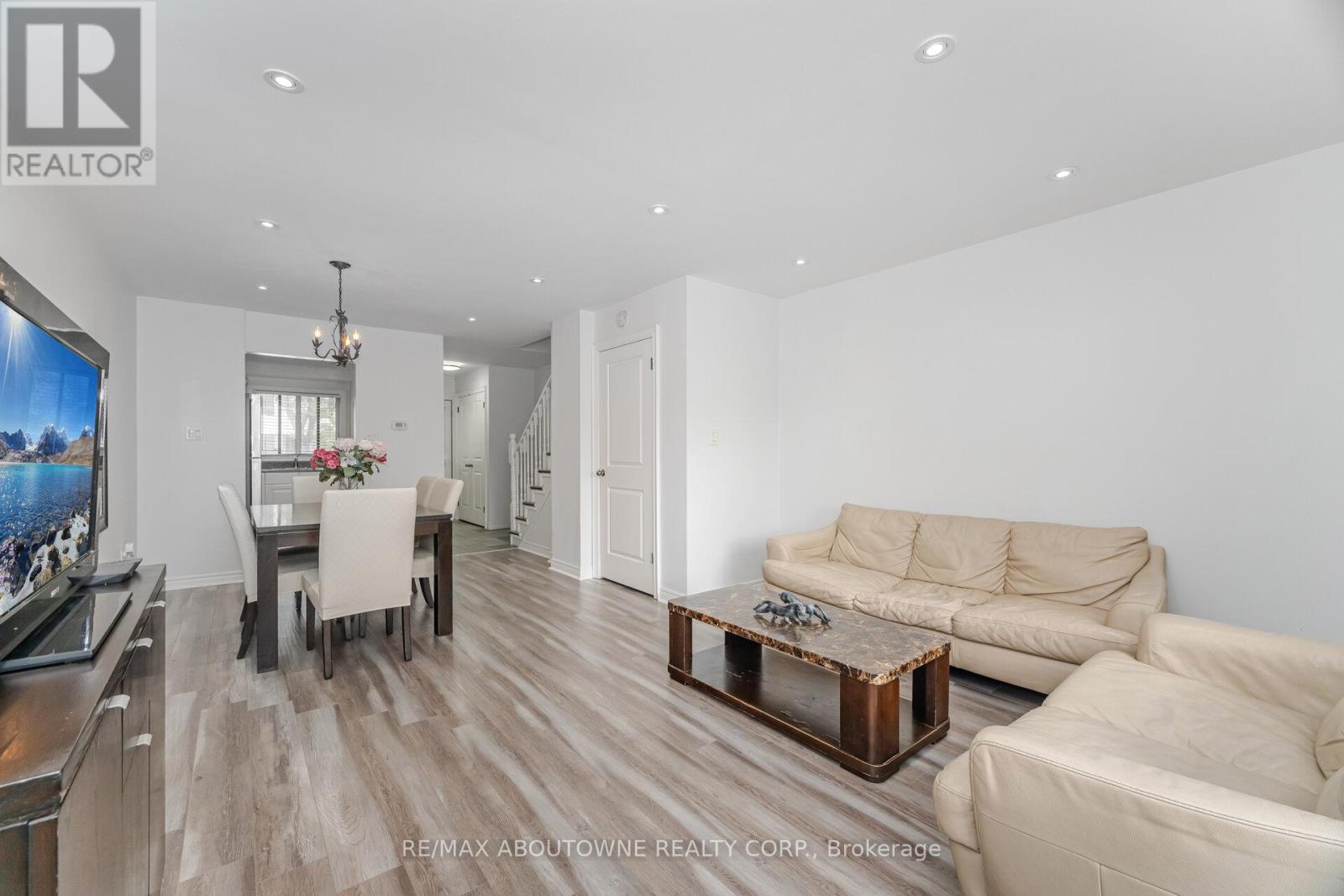 27 - 2779 Gananoque Drive, Mississauga, Ontario  L5N 2E4 - Photo 12 - W12418721
