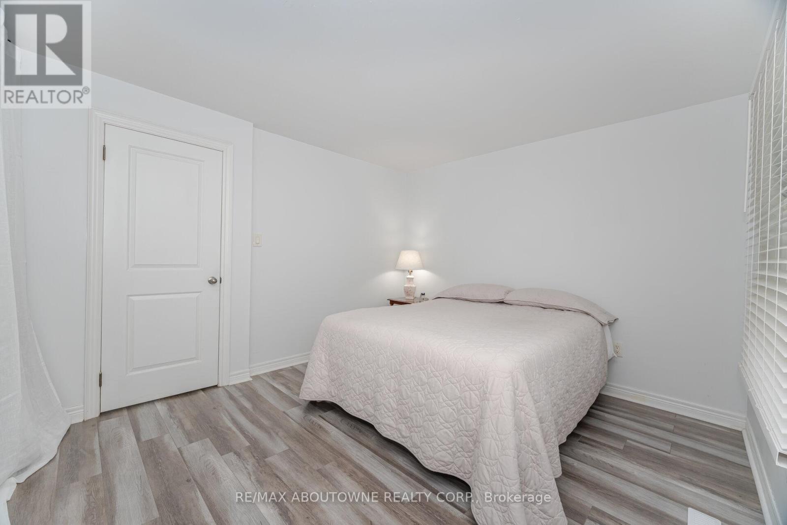 27 - 2779 Gananoque Drive, Mississauga, Ontario  L5N 2E4 - Photo 17 - W12418721