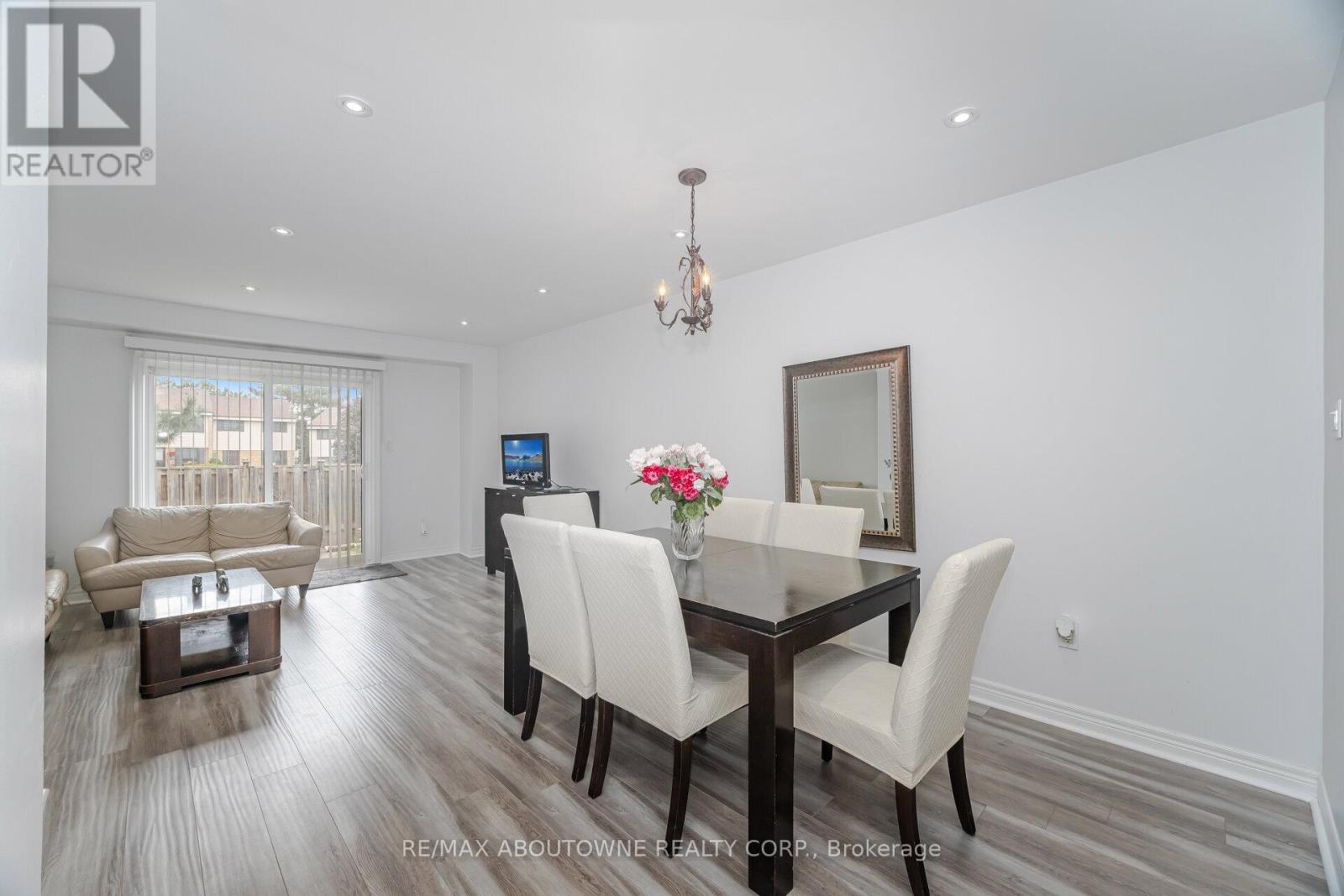 27 - 2779 Gananoque Drive, Mississauga, Ontario  L5N 2E4 - Photo 8 - W12418721