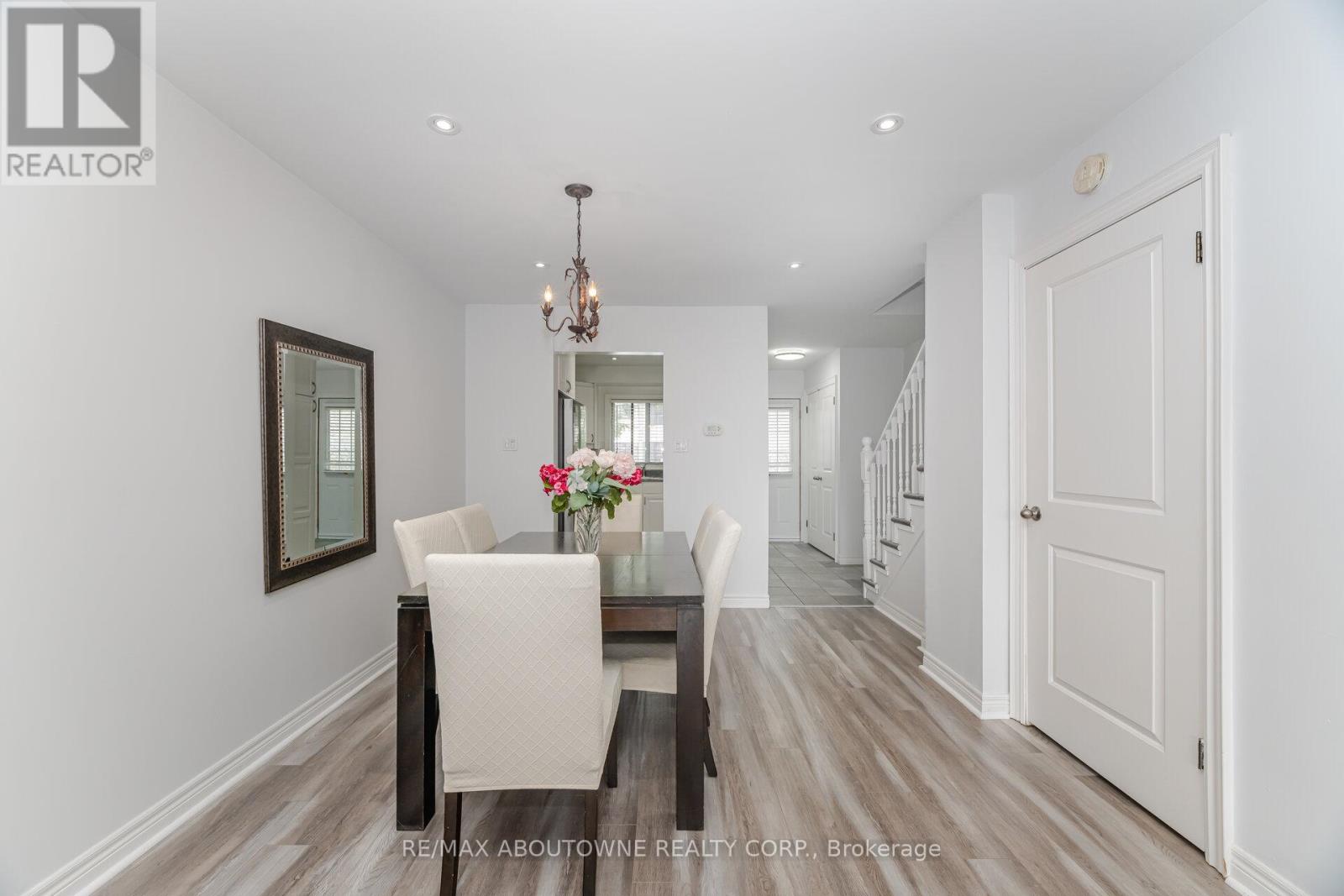 27 - 2779 Gananoque Drive, Mississauga, Ontario  L5N 2E4 - Photo 9 - W12418721