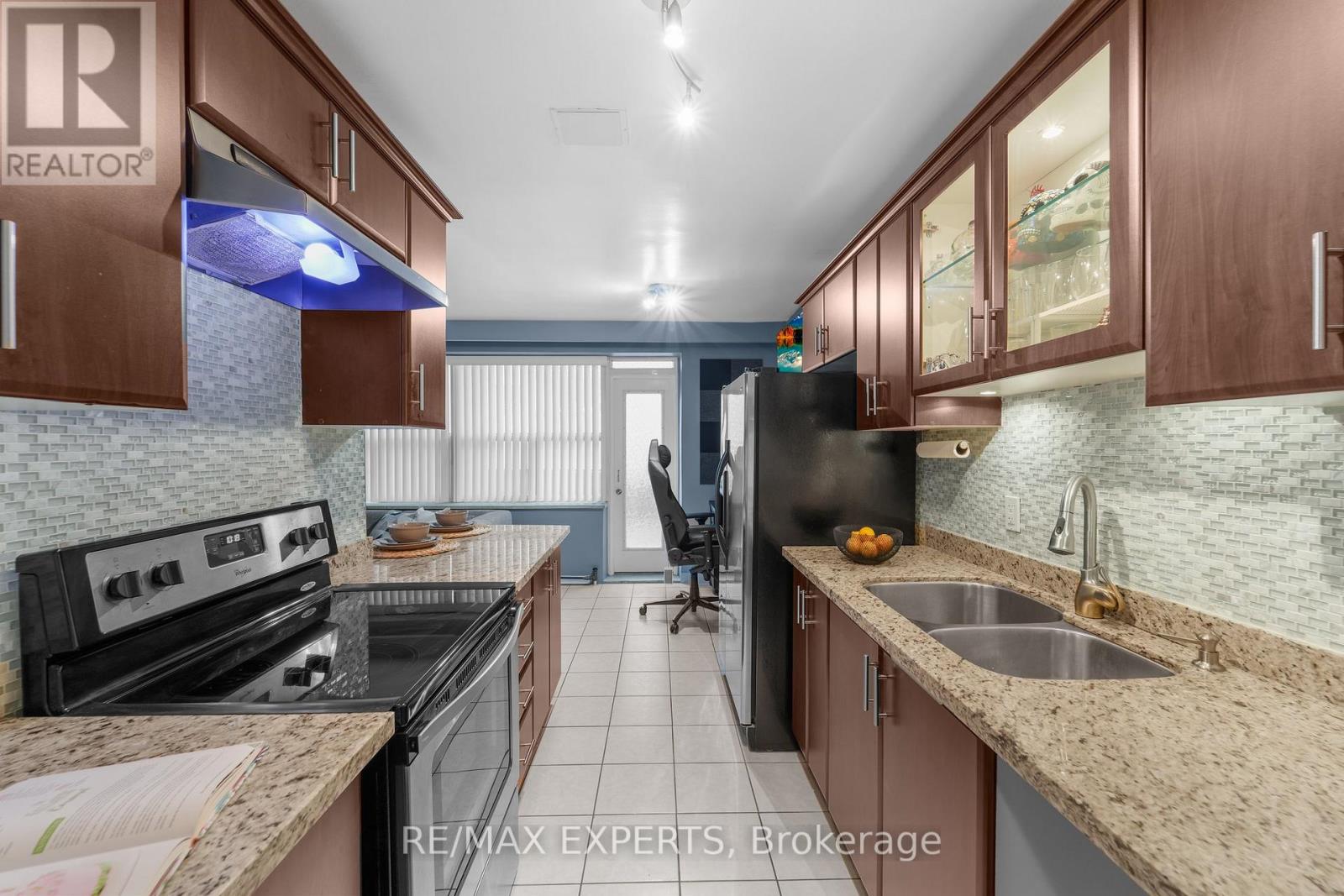 208 - 50 Gulliver Road, Toronto, Ontario  M6M 2N2 - Photo 13 - W12418722