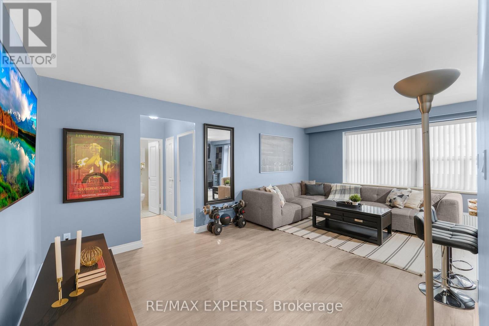 208 - 50 Gulliver Road, Toronto, Ontario  M6M 2N2 - Photo 7 - W12418722