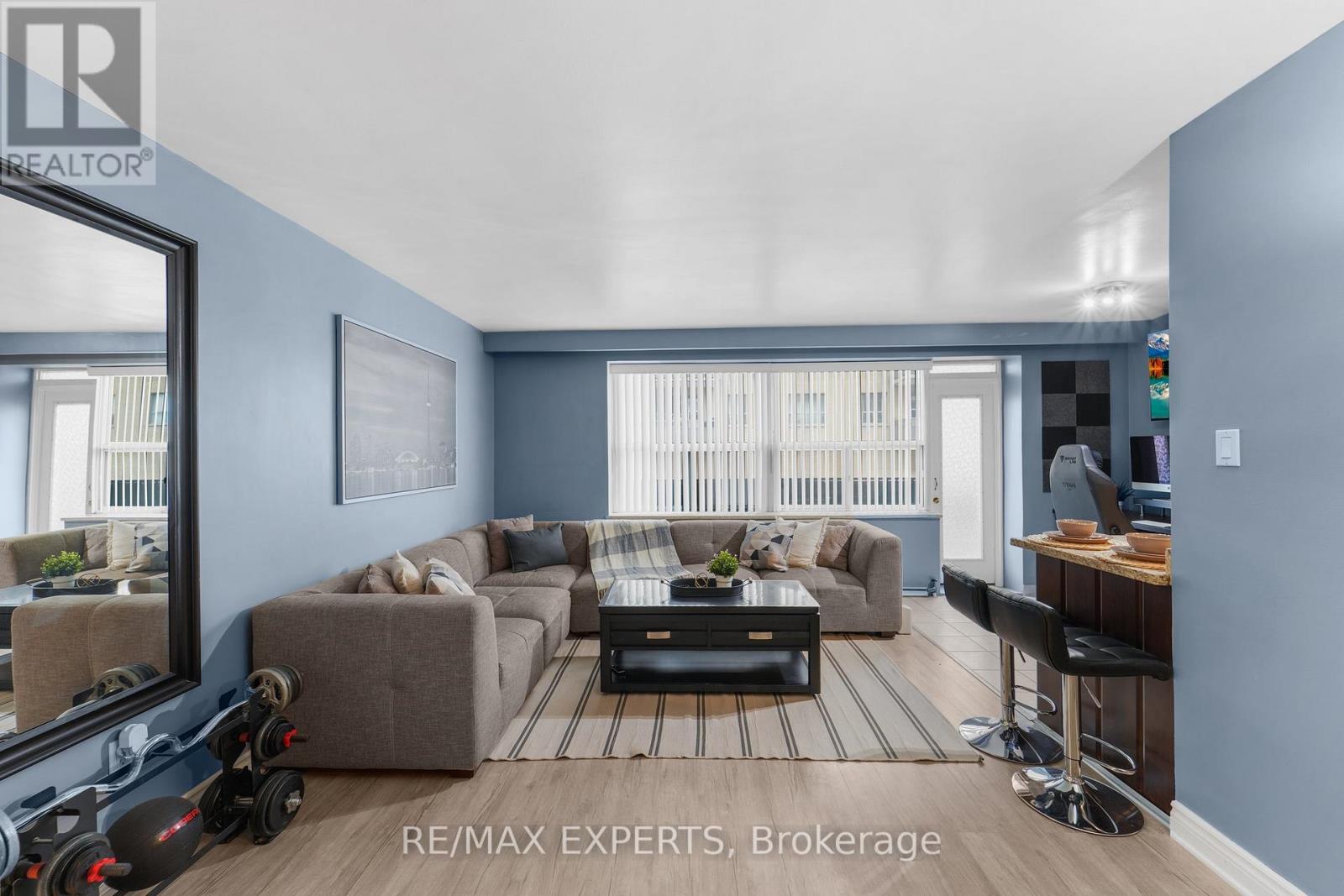 208 - 50 Gulliver Road, Toronto, Ontario  M6M 2N2 - Photo 8 - W12418722