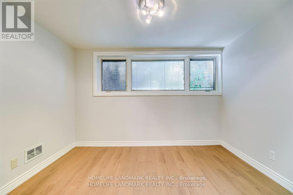115 Wolfdale Avenue, Oakville, Ontario  L6L 4R9 - Photo 10 - W12418745