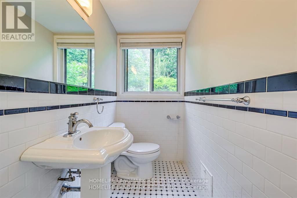 115 Wolfdale Avenue, Oakville, Ontario  L6L 4R9 - Photo 18 - W12418745
