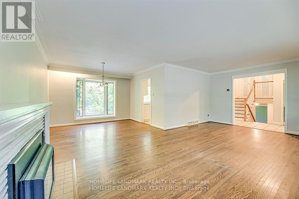 115 Wolfdale Avenue, Oakville, Ontario  L6L 4R9 - Photo 3 - W12418745