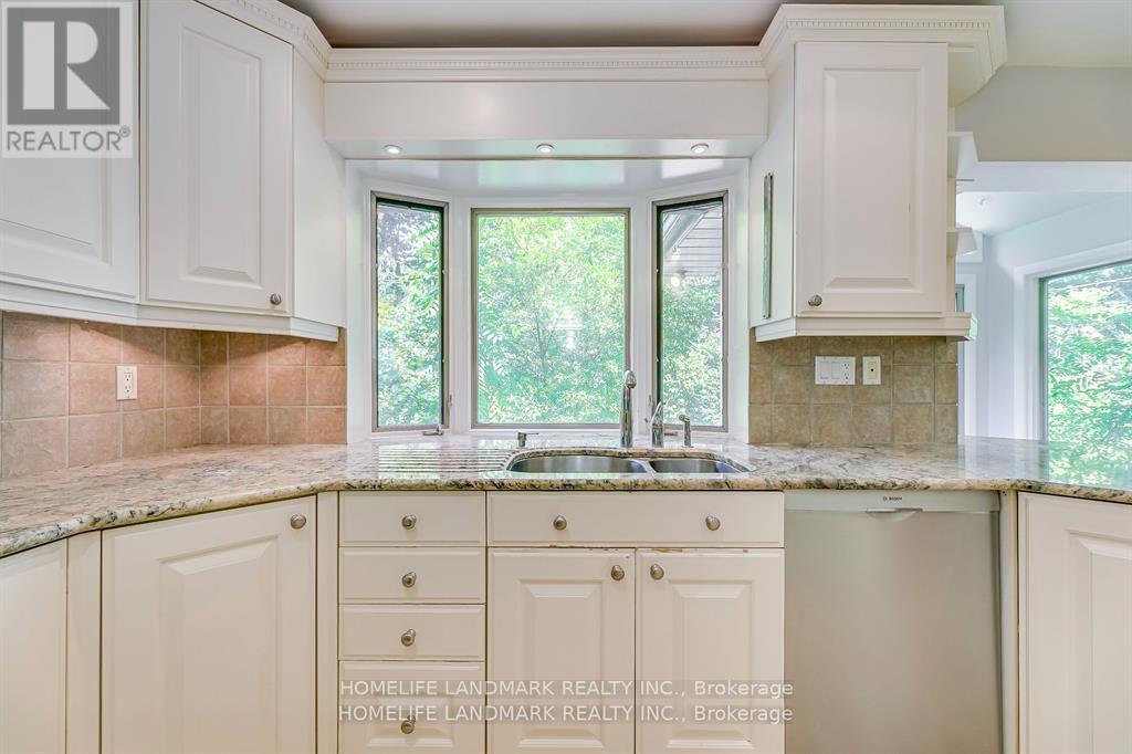 115 Wolfdale Avenue, Oakville, Ontario  L6L 4R9 - Photo 5 - W12418745
