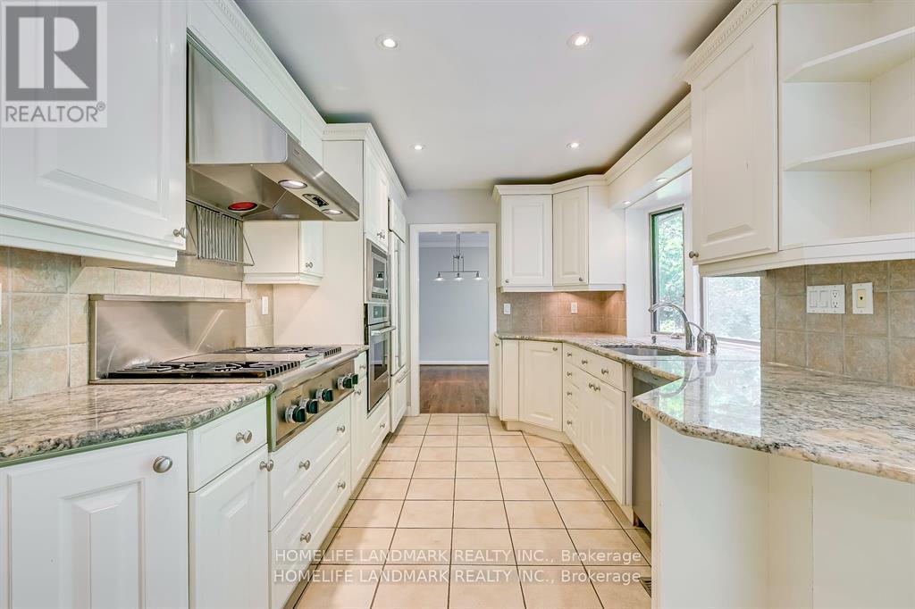 115 Wolfdale Avenue, Oakville, Ontario  L6L 4R9 - Photo 6 - W12418745