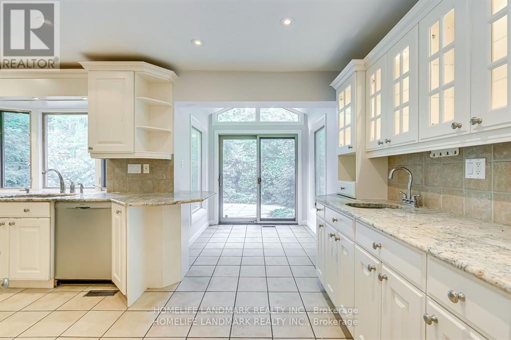 115 Wolfdale Avenue, Oakville, Ontario  L6L 4R9 - Photo 7 - W12418745