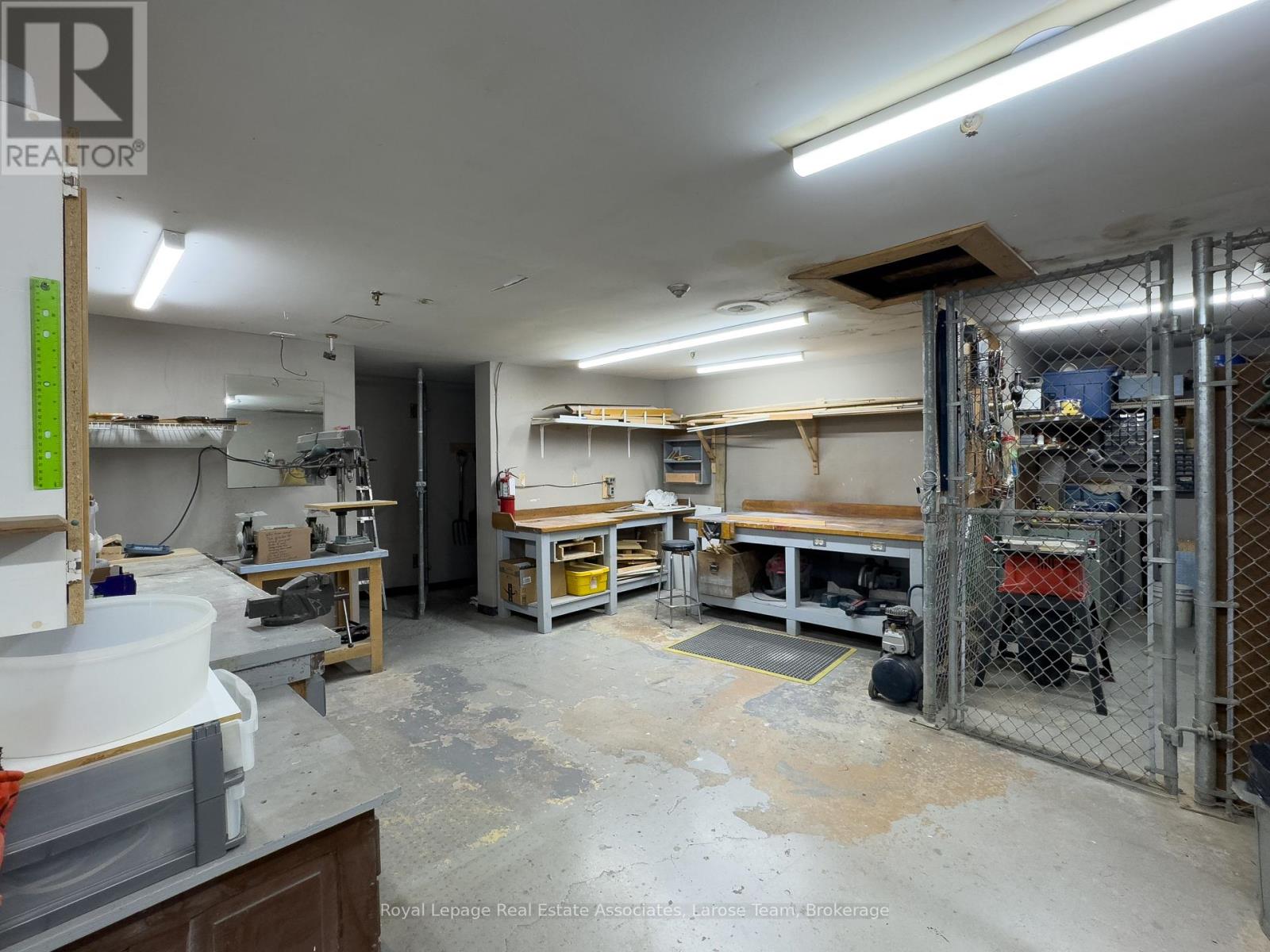 201 - 1425 Ghent Avenue, Burlington, Ontario  L7S 1X5 - Photo 29 - W12418772
