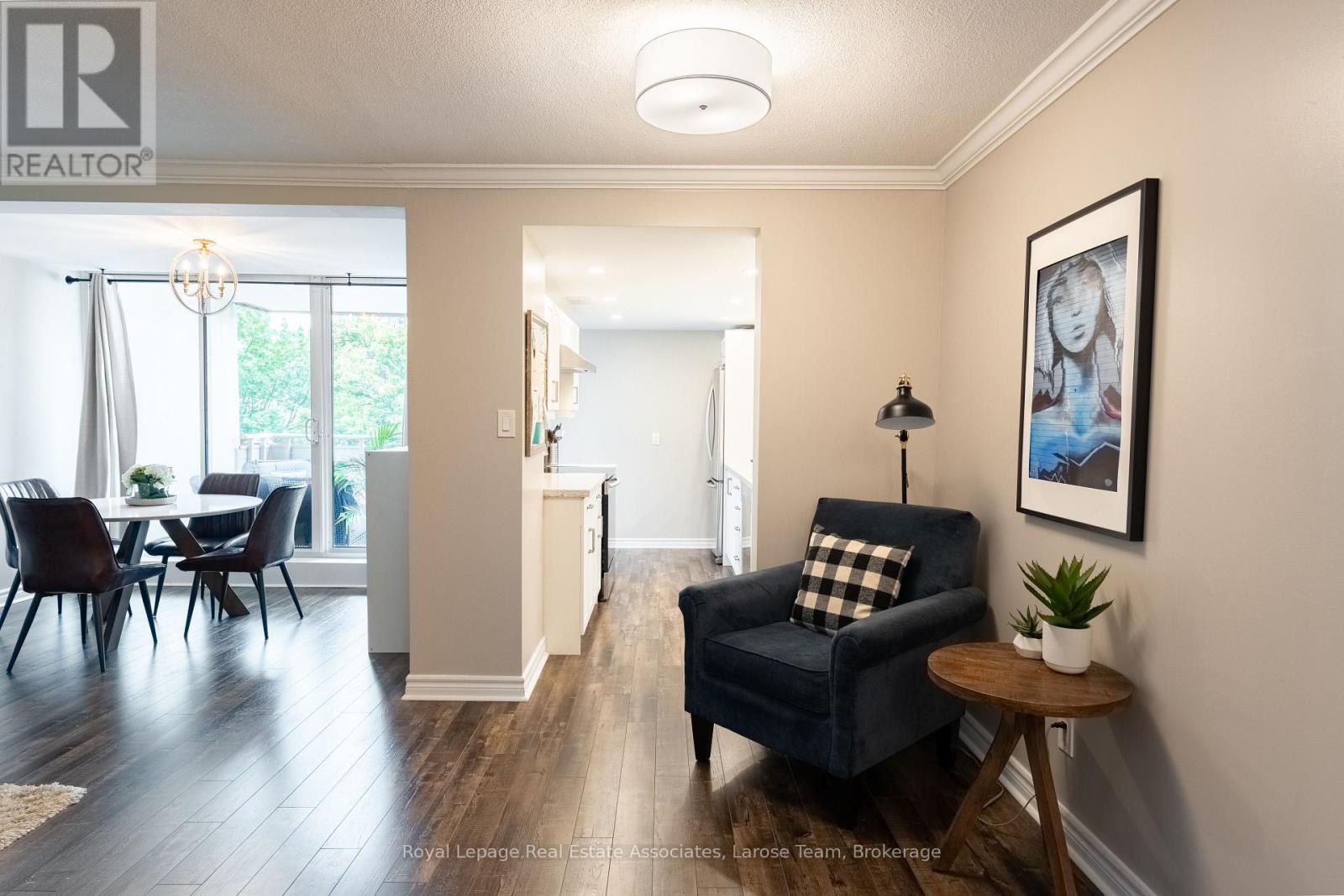 201 - 1425 Ghent Avenue, Burlington, Ontario  L7S 1X5 - Photo 5 - W12418772