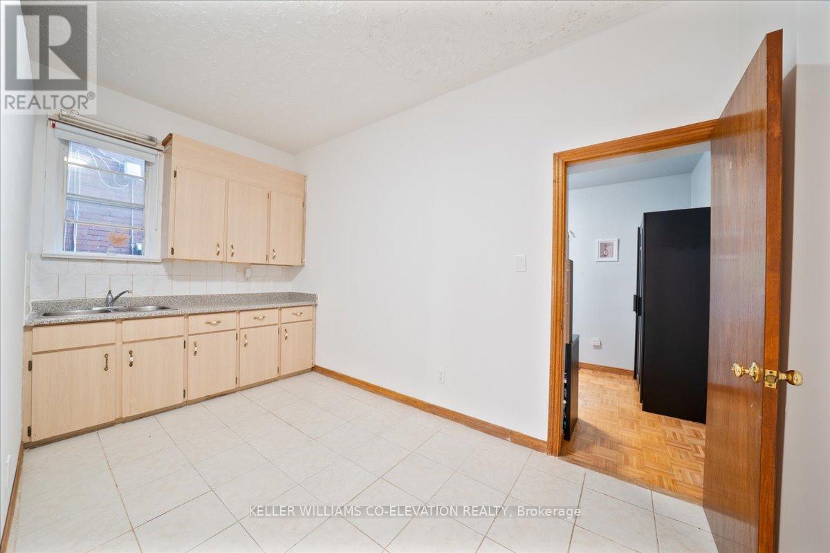 85 Emerson Avenue, Toronto, Ontario  M6H 3S7 - Photo 10 - W12418777