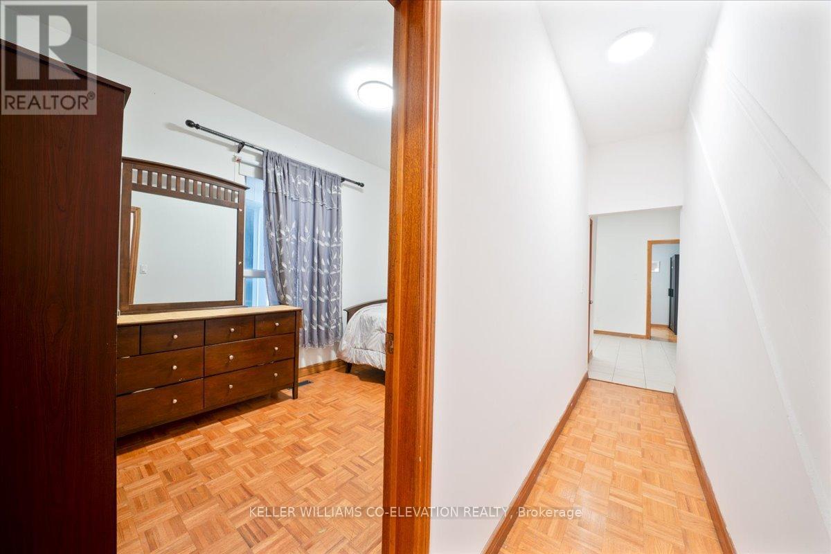 85 Emerson Avenue, Toronto, Ontario  M6H 3S7 - Photo 12 - W12418777