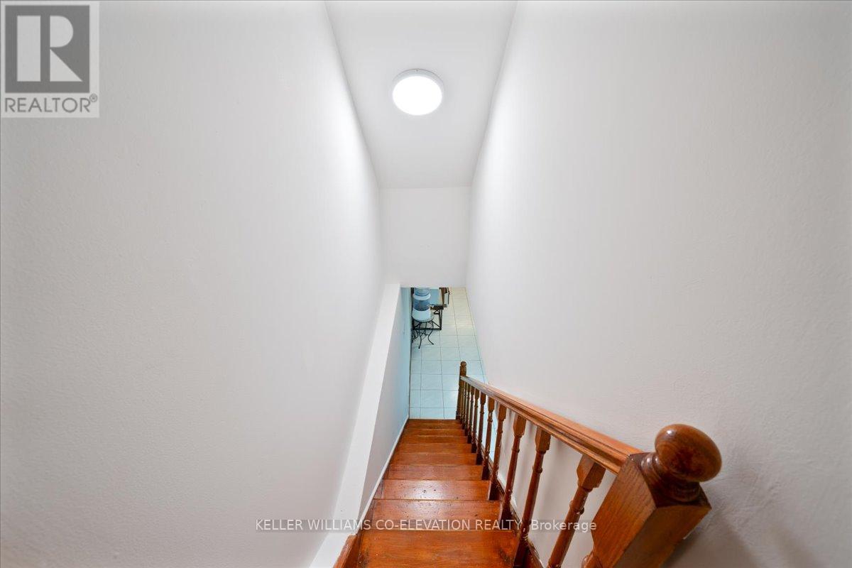 85 Emerson Avenue, Toronto, Ontario  M6H 3S7 - Photo 15 - W12418777