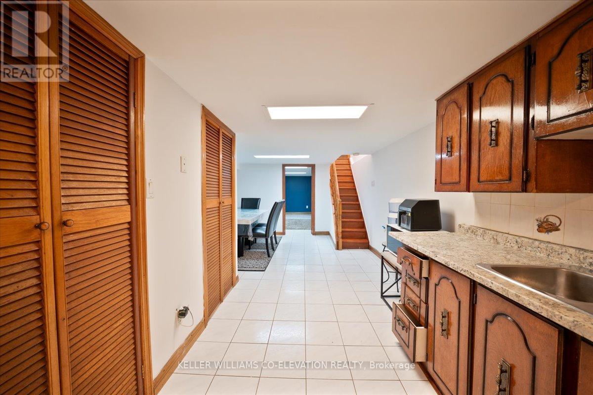 85 Emerson Avenue, Toronto, Ontario  M6H 3S7 - Photo 19 - W12418777