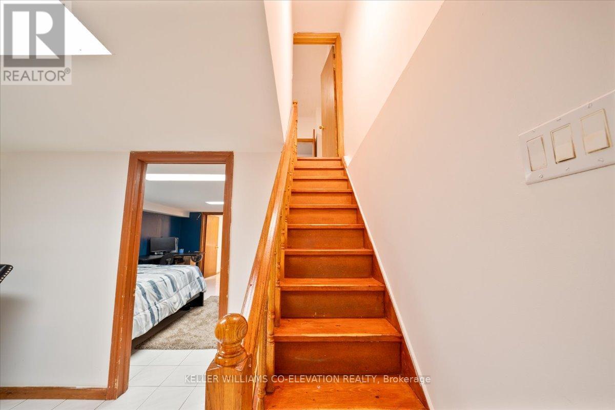 85 Emerson Avenue, Toronto, Ontario  M6H 3S7 - Photo 21 - W12418777