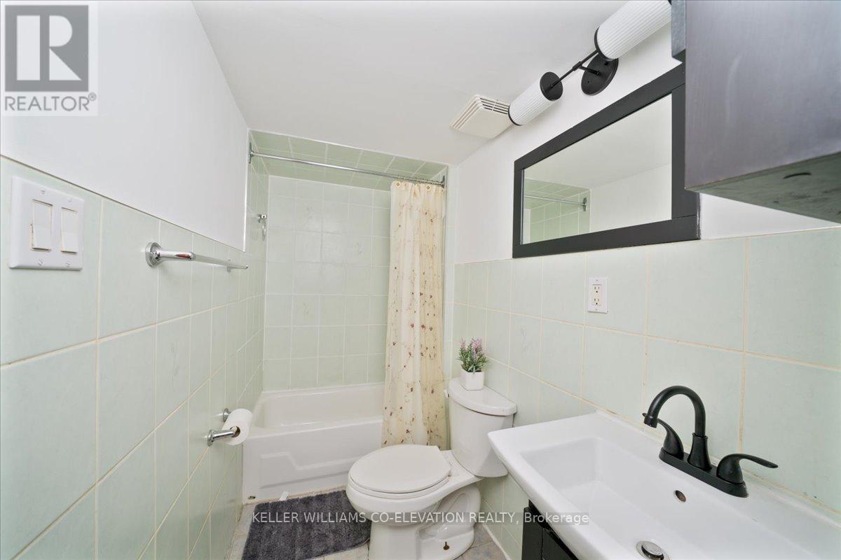 85 Emerson Avenue, Toronto, Ontario  M6H 3S7 - Photo 23 - W12418777