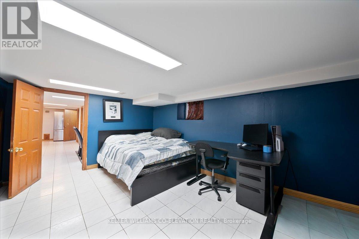 85 Emerson Avenue, Toronto, Ontario  M6H 3S7 - Photo 26 - W12418777