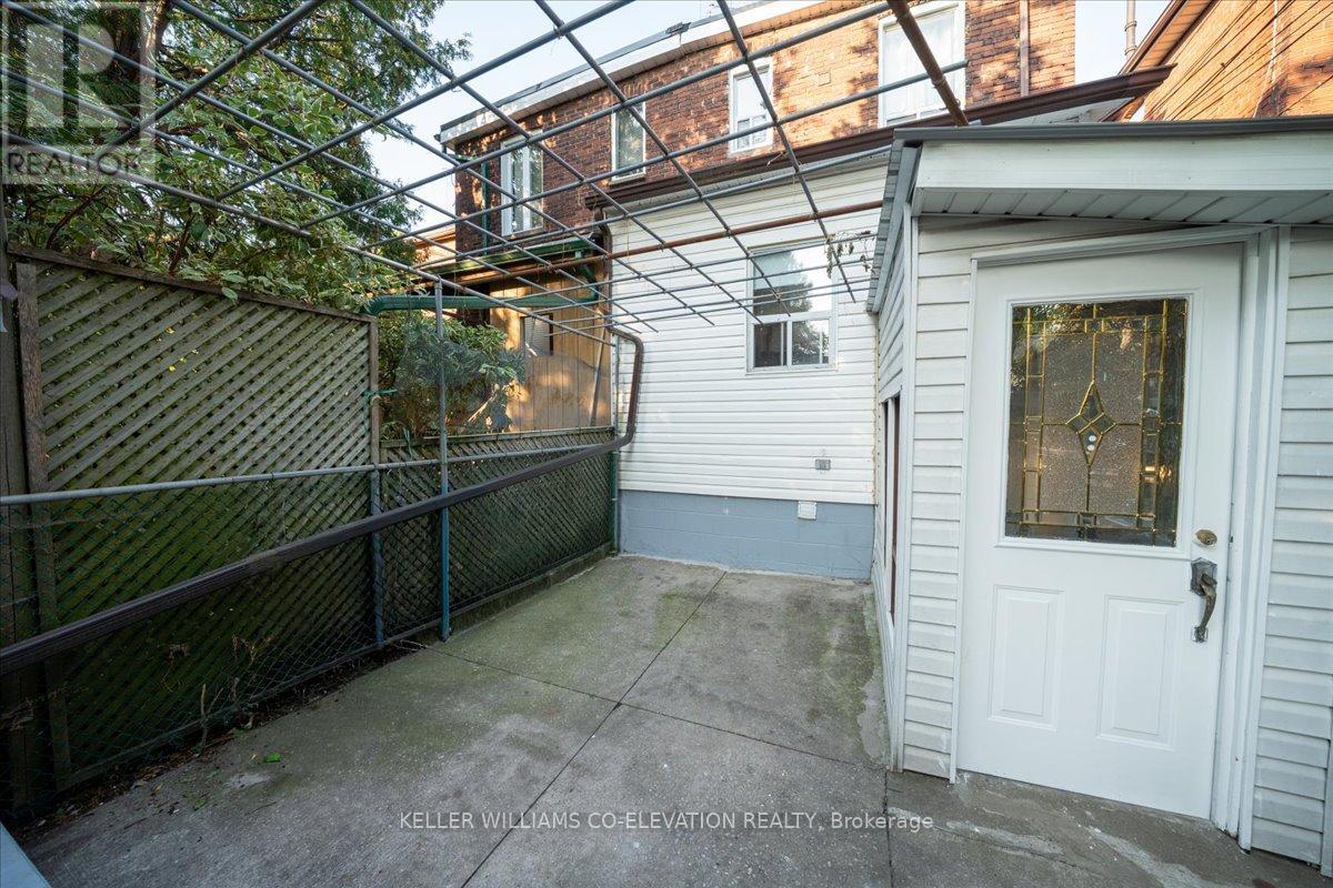 85 Emerson Avenue, Toronto, Ontario  M6H 3S7 - Photo 33 - W12418777