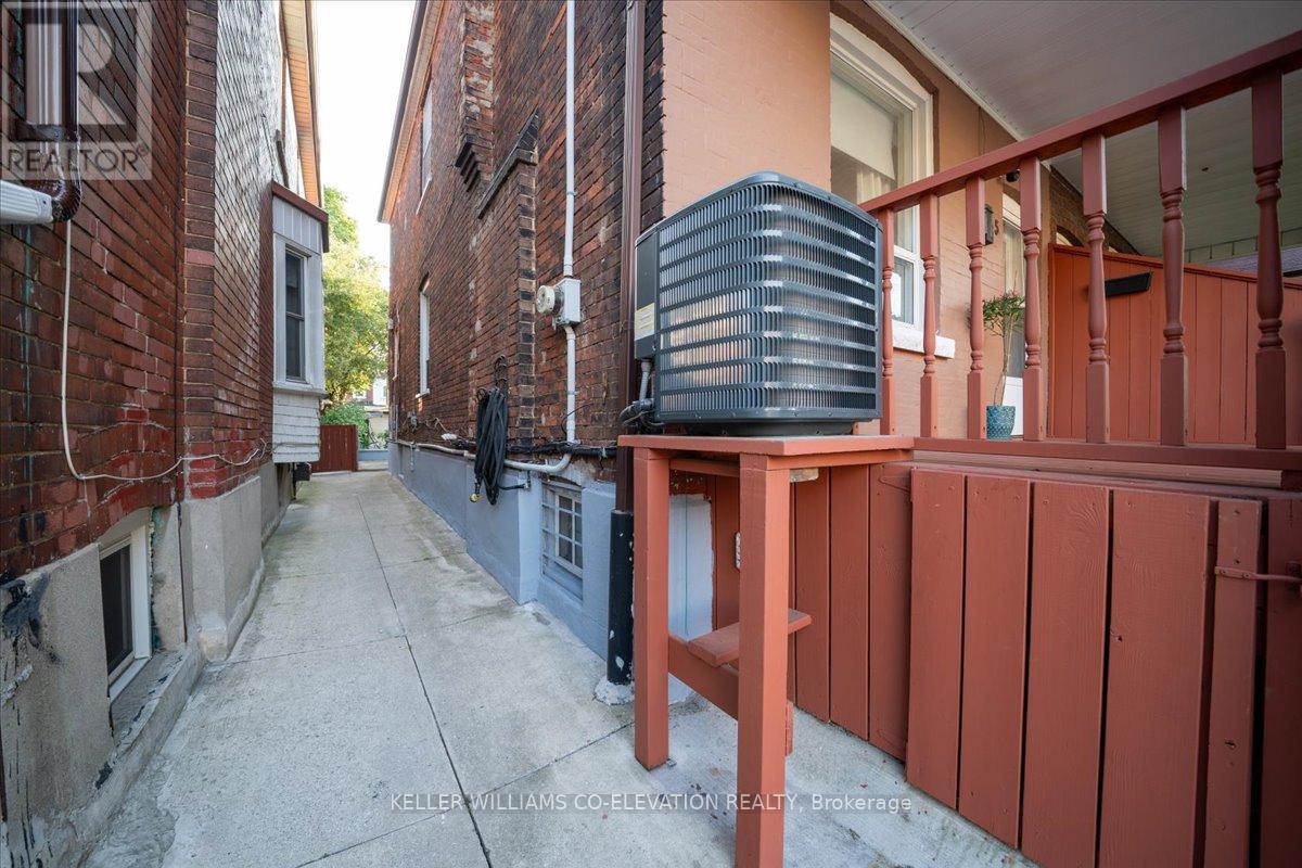 85 Emerson Avenue, Toronto, Ontario  M6H 3S7 - Photo 36 - W12418777