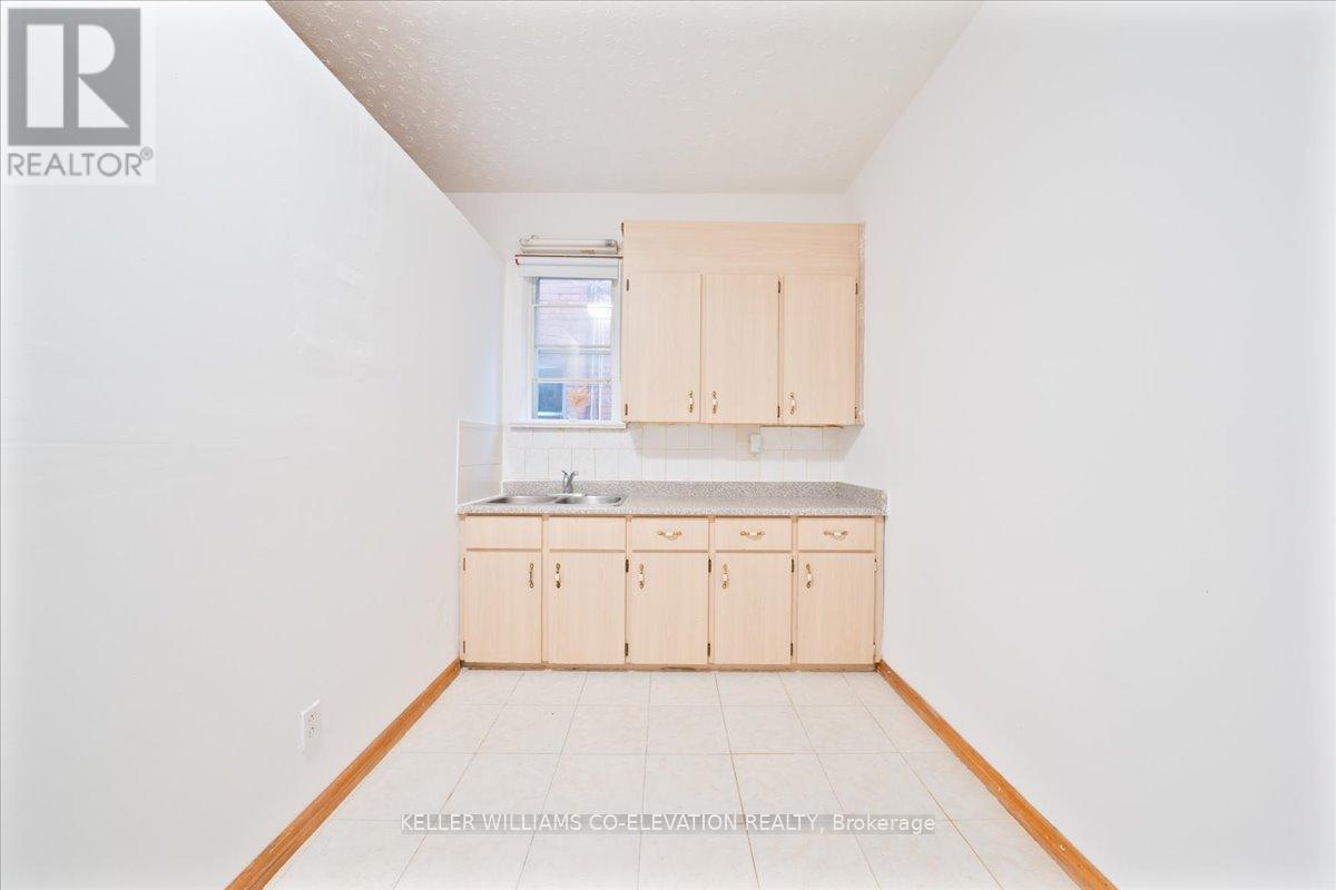 85 Emerson Avenue, Toronto, Ontario  M6H 3S7 - Photo 9 - W12418777