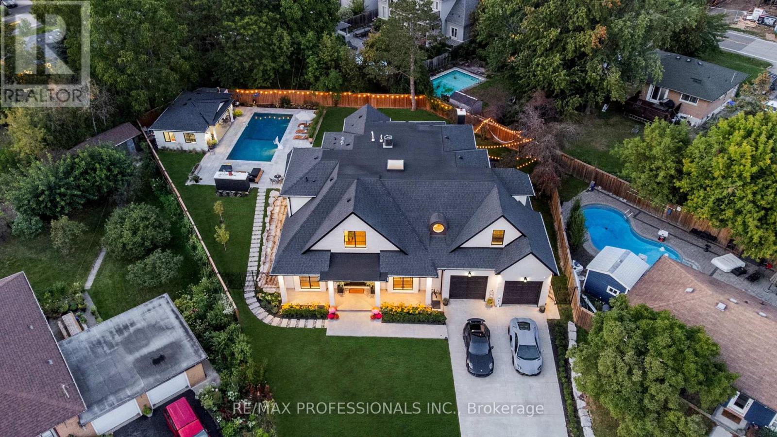583 WEIR AVENUE, Oakville, Ontario
