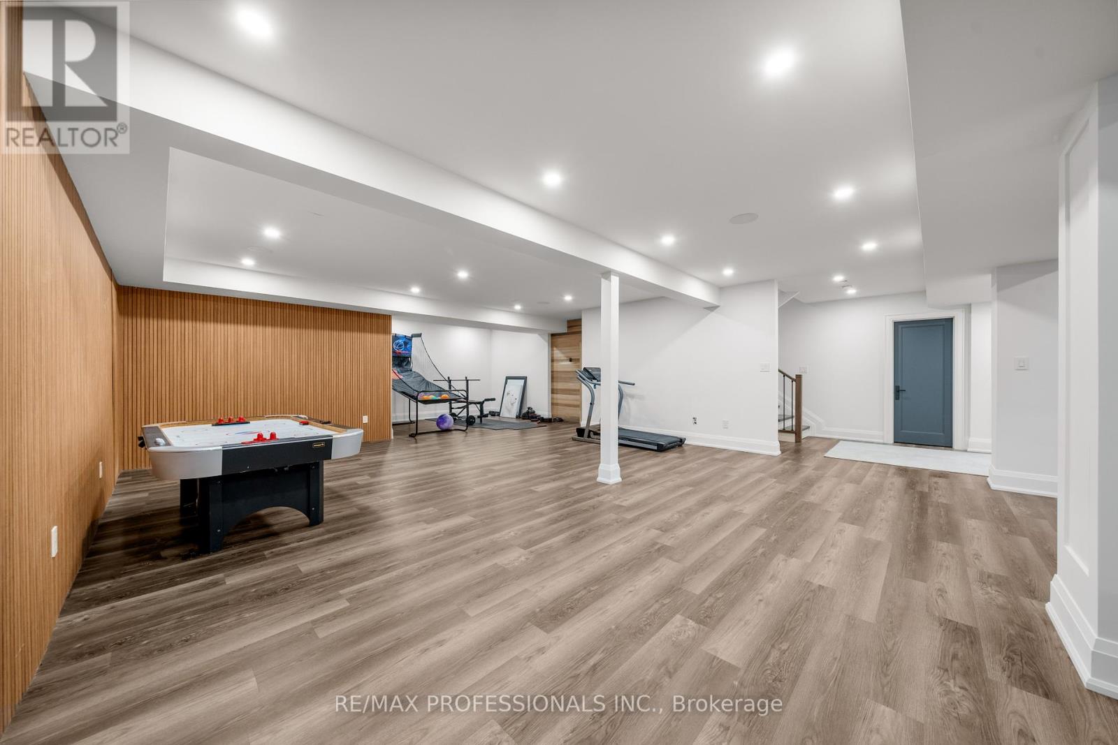 583 Weir Avenue, Oakville, Ontario  L6L 4X3 - Photo 26 - W12418794