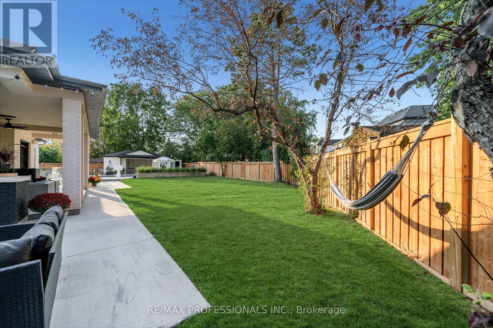 583 Weir Avenue, Oakville, Ontario  L6L 4X3 - Photo 32 - W12418794