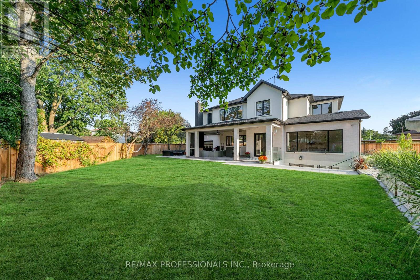 583 Weir Avenue, Oakville, Ontario  L6L 4X3 - Photo 33 - W12418794