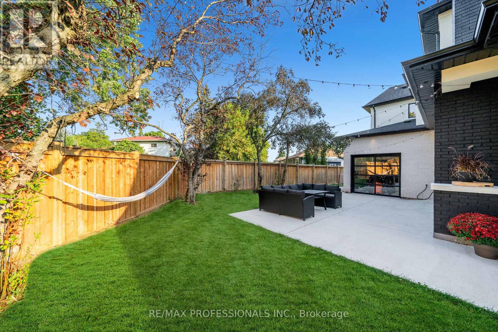 583 Weir Avenue, Oakville, Ontario  L6L 4X3 - Photo 34 - W12418794