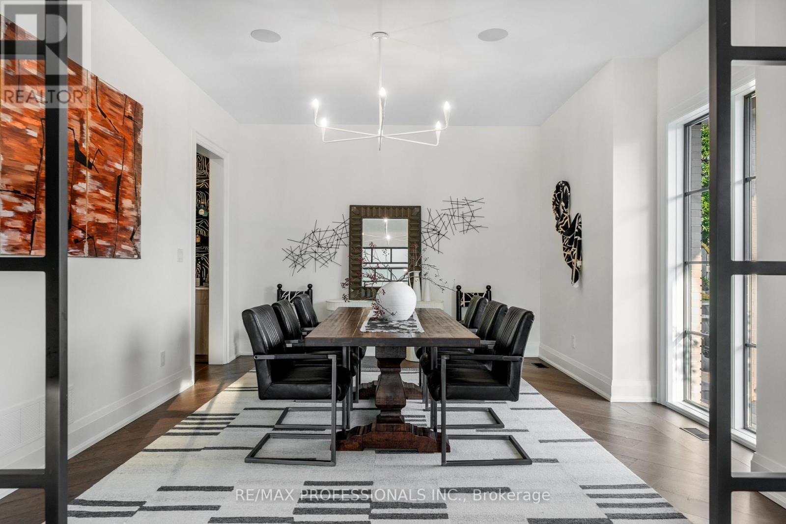 583 Weir Avenue, Oakville, Ontario  L6L 4X3 - Photo 7 - W12418794