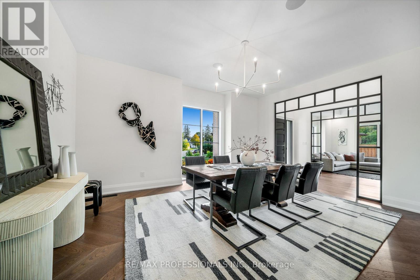 583 Weir Avenue, Oakville, Ontario  L6L 4X3 - Photo 8 - W12418794