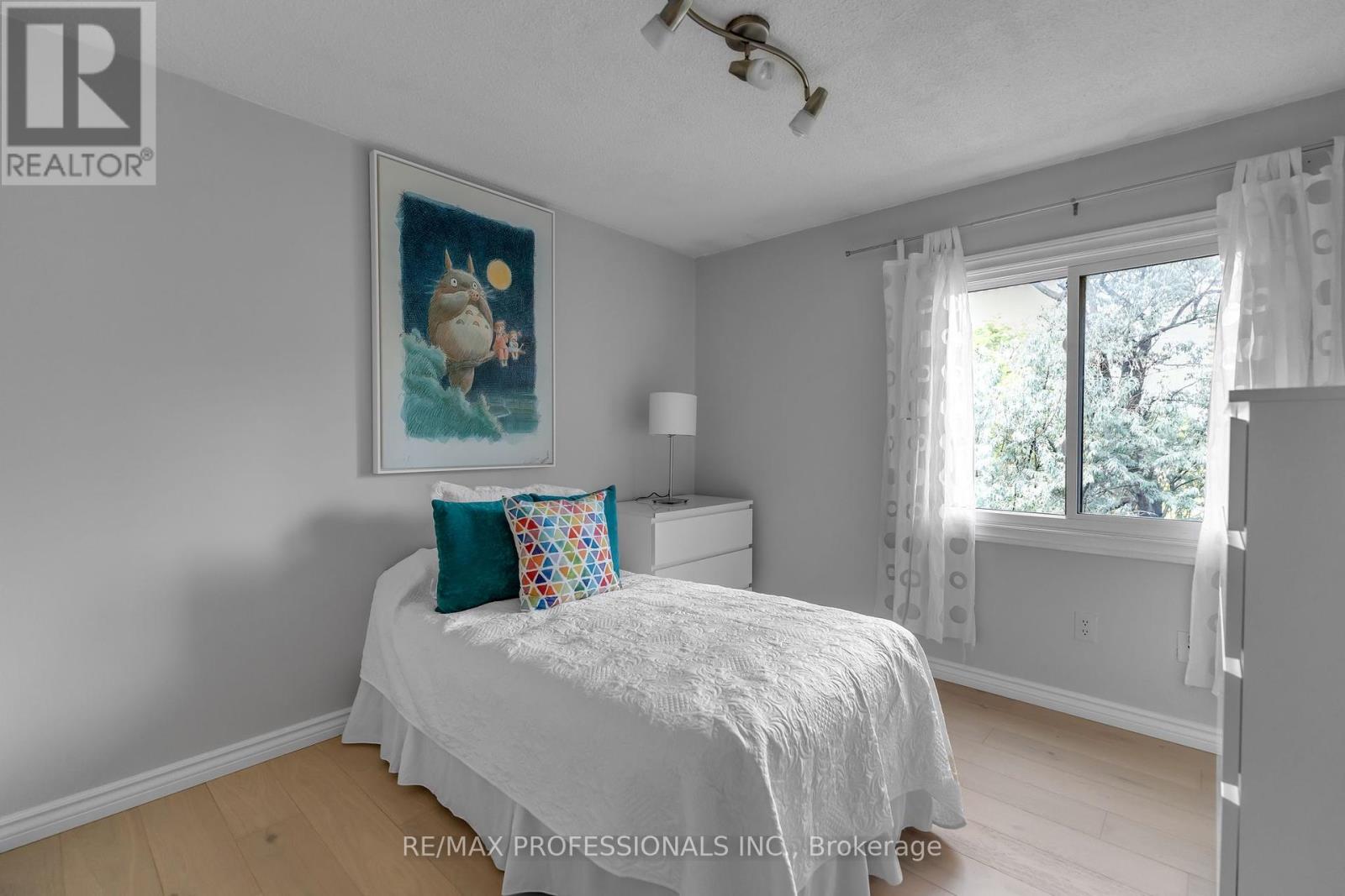 157 Maple Branch Path, Toronto, Ontario  M9P 3R9 - Photo 12 - W12418848