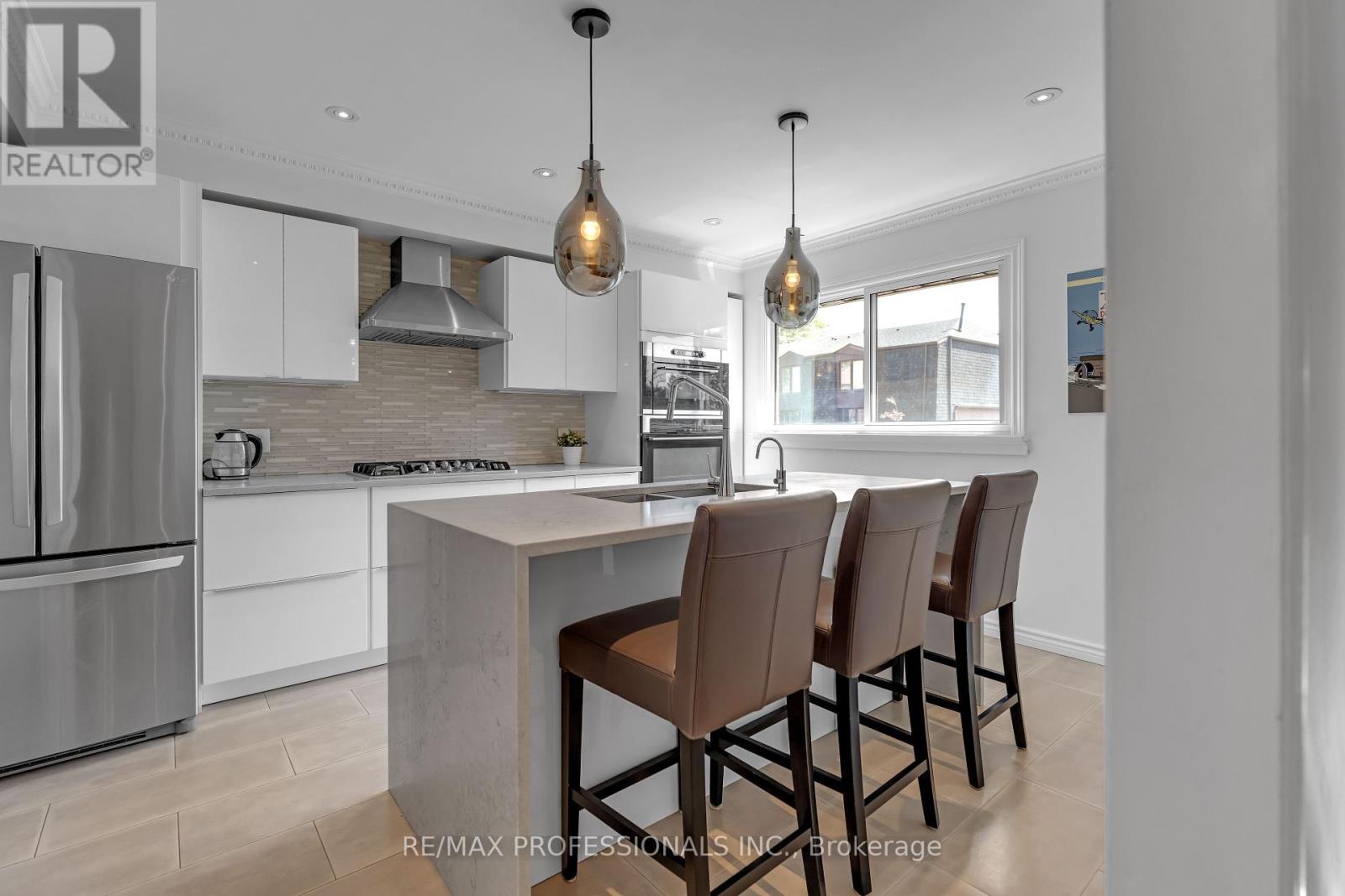 157 Maple Branch Path, Toronto, Ontario  M9P 3R9 - Photo 5 - W12418848