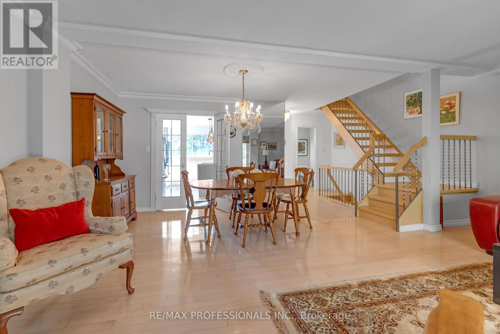 157 Maple Branch Path, Toronto, Ontario  M9P 3R9 - Photo 8 - W12418848