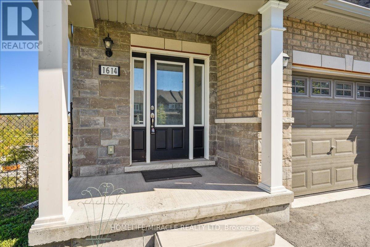 1614 Hetherington Drive, Peterborough, Ontario  K9L 1Y7 - Photo 4 - X12418730