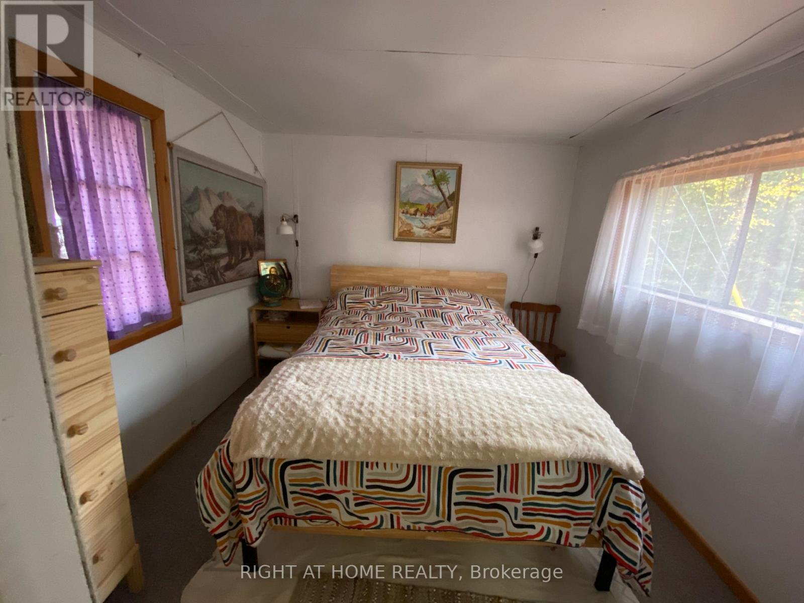 28 Baker Lane, Kawartha Lakes, Ontario  M4M 1S2 - Photo 5 - X12418770