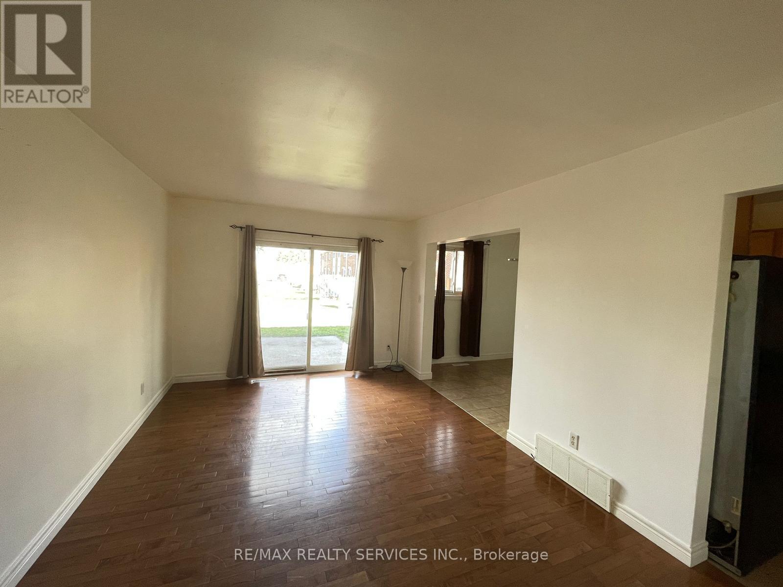 97 - 1730 Columbia Court, Windsor, Ontario  N9E 1B1 - Photo 2 - X12418826
