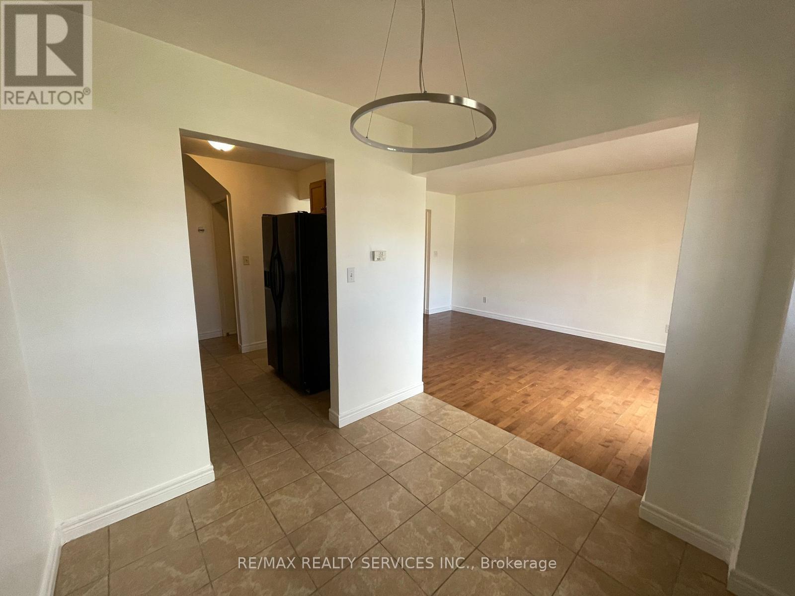 97 - 1730 Columbia Court, Windsor, Ontario  N9E 1B1 - Photo 4 - X12418826