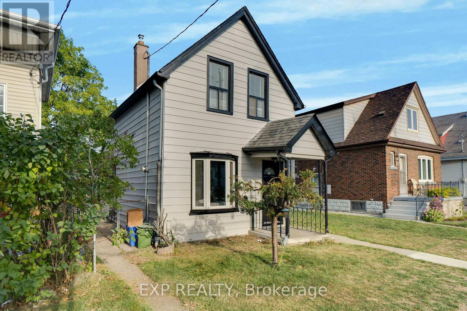 217 Fairfield Avenue, Hamilton, Ontario  L8H 5H5 - Photo 2 - X12418858