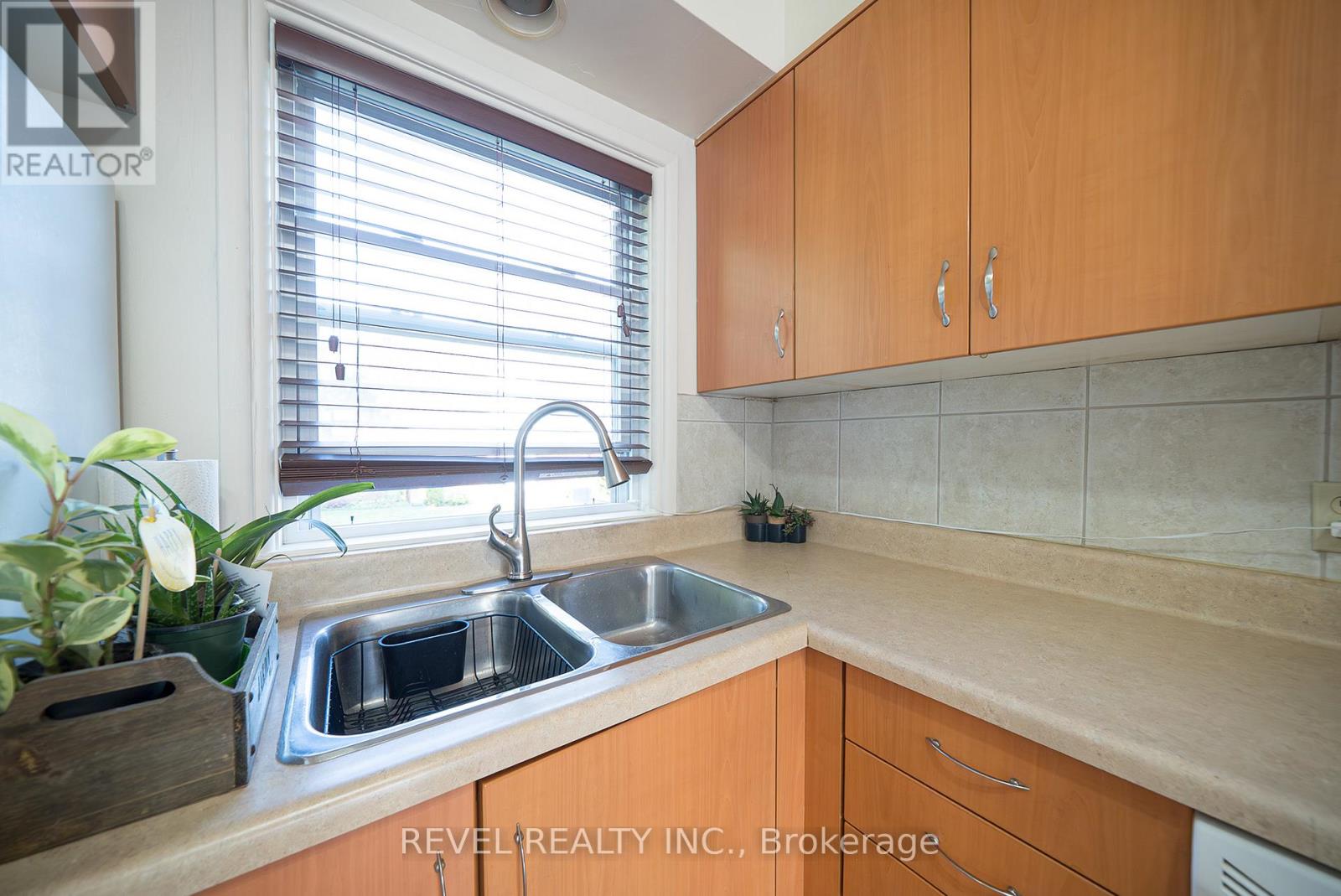 38 - 273 Elgin Street, Brantford, Ontario  N3S 5B2 - Photo 5 - X12418873