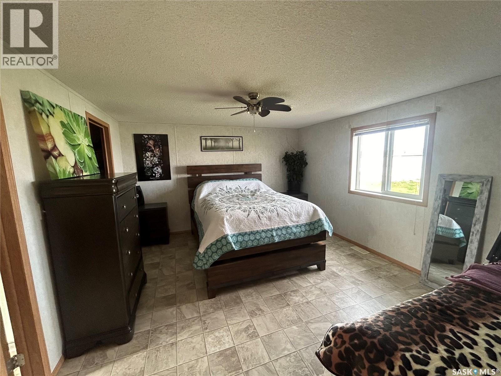 187 Robinson Avenue, Macoun, Saskatchewan  S0C 1P0 - Photo 14 - SK018906