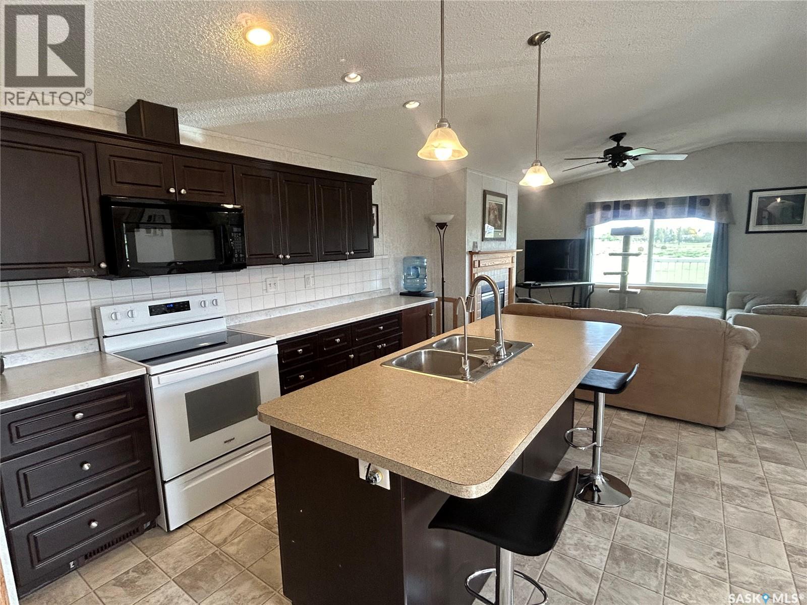 187 Robinson Avenue, Macoun, Saskatchewan  S0C 1P0 - Photo 8 - SK018906