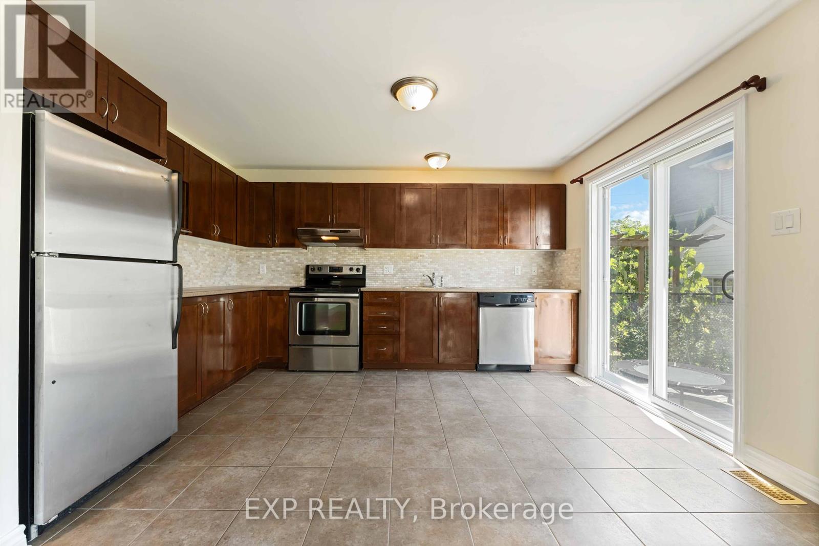 205 Temagami Drive, Ottawa, Ontario  K2J 0X7 - Photo 11 - X12418178