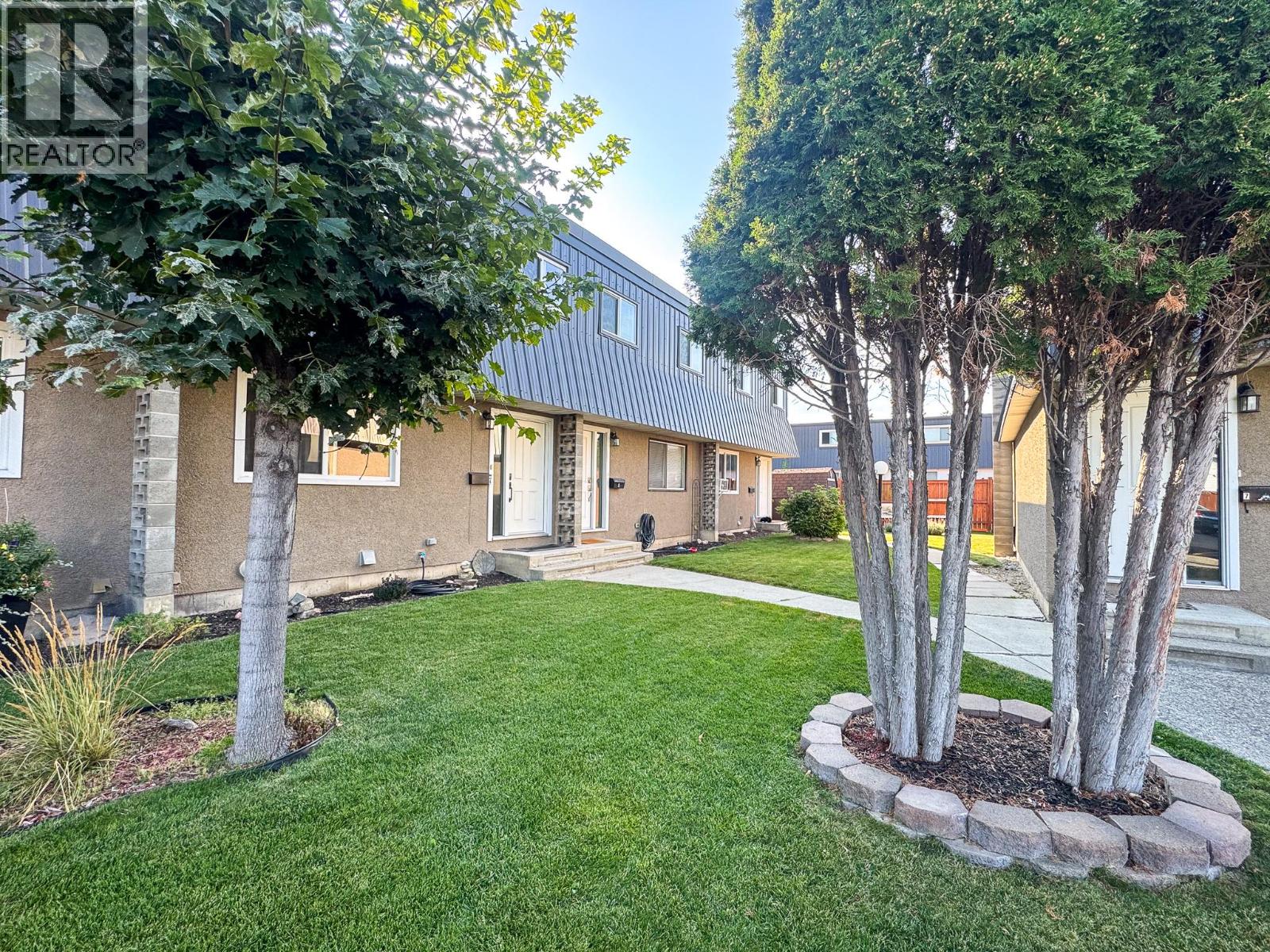 118 23rd Avenue S Unit# 6, Cranbrook, British Columbia  V1C 4P1 - Photo 1 - 10363688