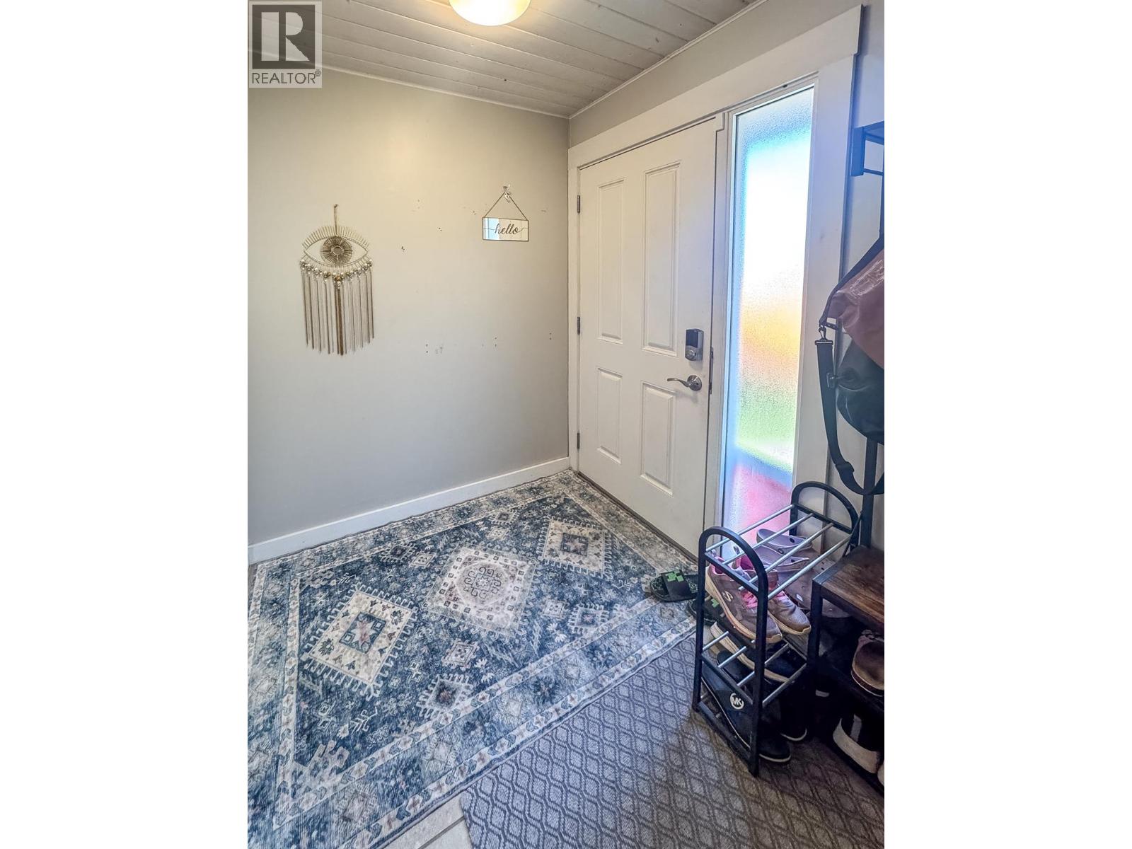 118 23rd Avenue S Unit# 6, Cranbrook, British Columbia  V1C 4P1 - Photo 4 - 10363688