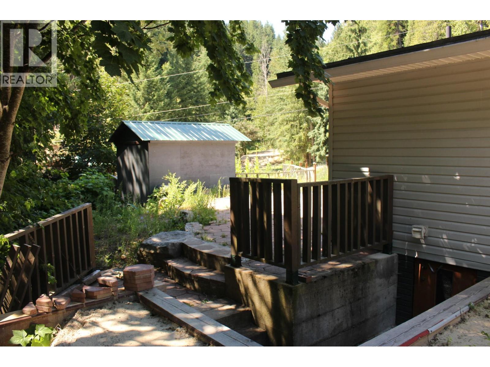 1531 Mountain Ridge Road, Robson, British Columbia  V1N 4S2 - Photo 6 - 10356576