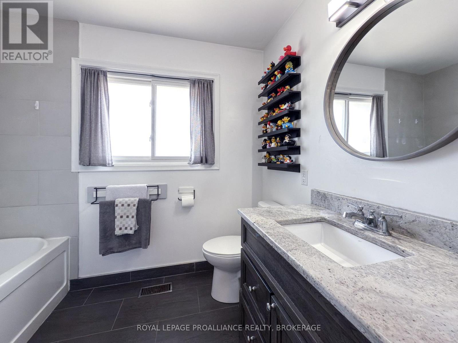70 Briscoe Street, Loyalist, Ontario  K7N 1G1 - Photo 13 - X12418975